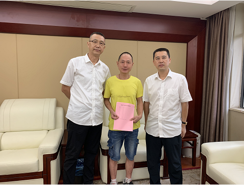 助力少年，點(diǎn)燃希望之光！