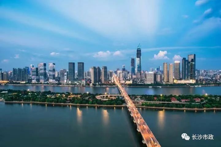 以城市，見未來；與城市，共成長