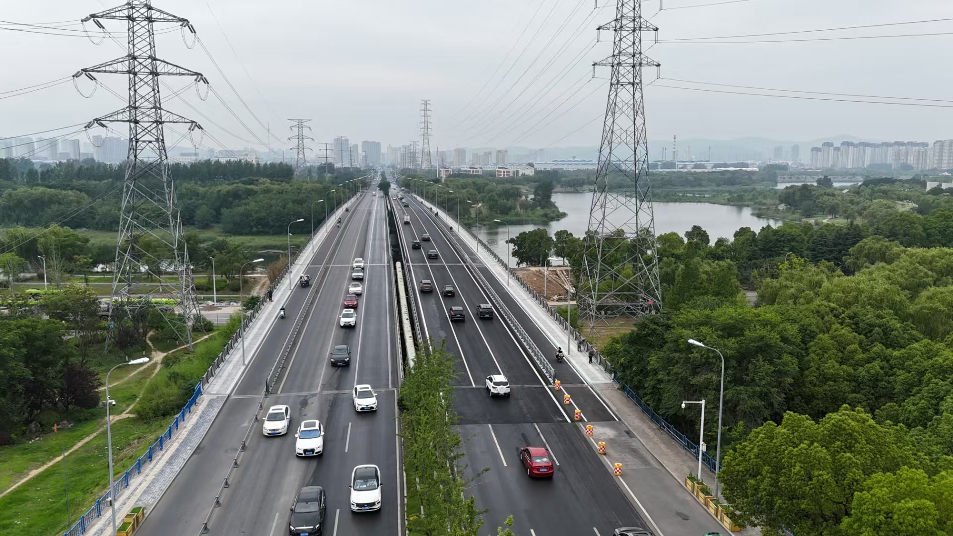 市政要聞 | 公司承建的安徽省滁州市會(huì)峰路跨清流河橋項(xiàng)目正式通車(chē)